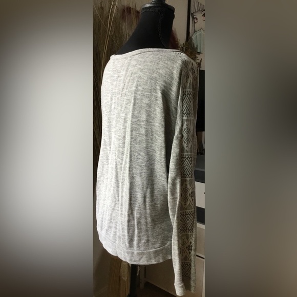 Miami Gray Patterned Crew Neck Top - Picture 7 of 8